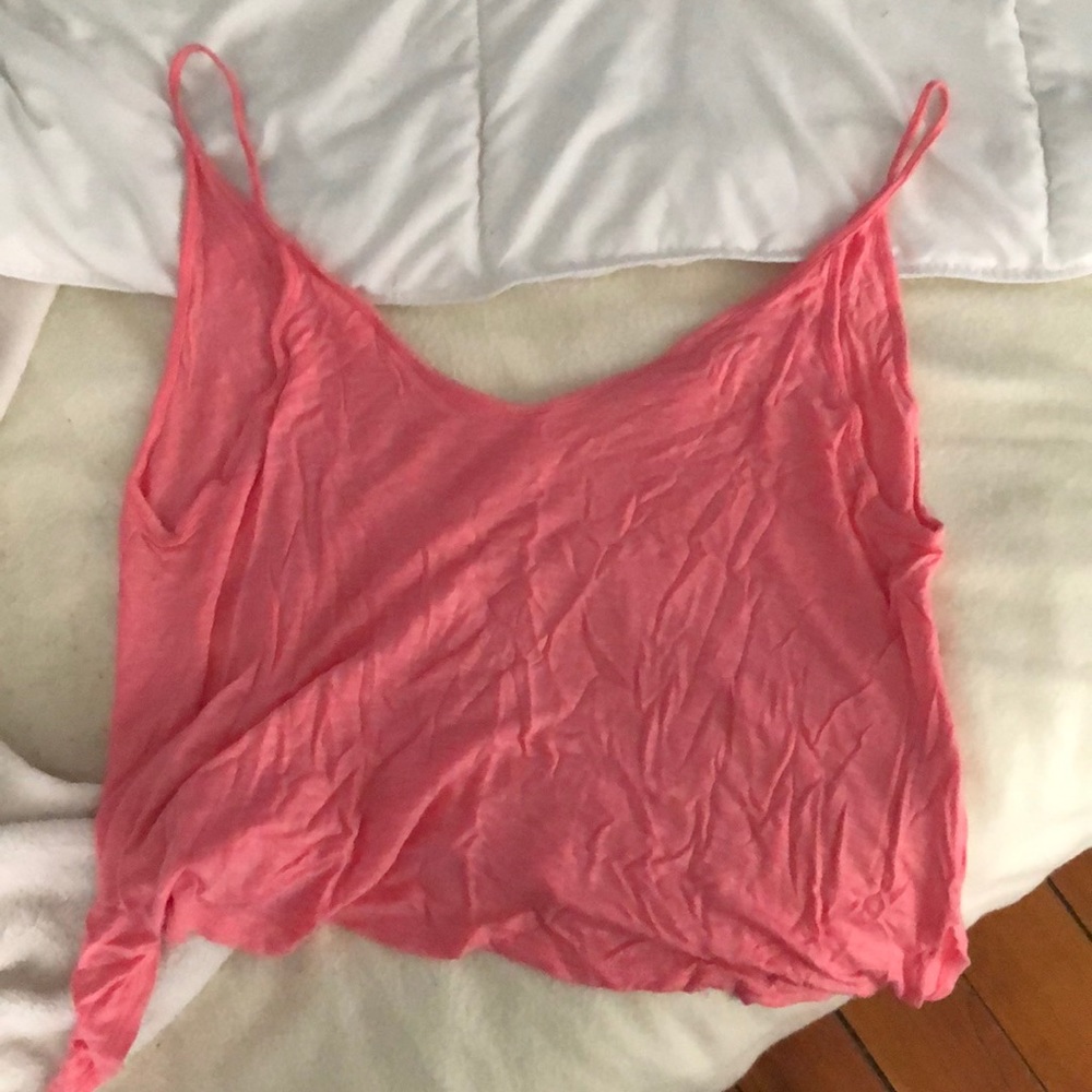 pink tank top